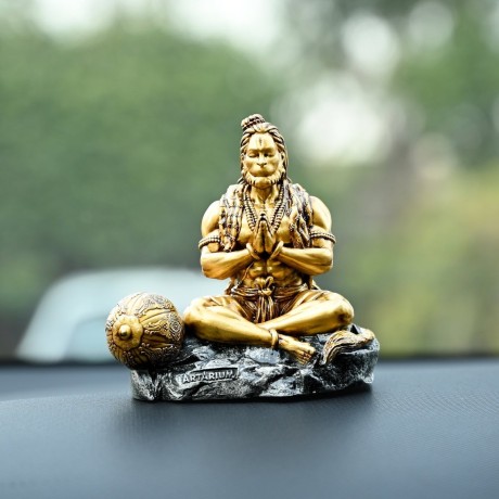 the-sacred-presence-of-lord-hanuman-on-car-dashboards-symbolism-and-significance-big-0