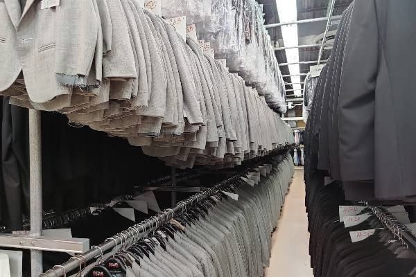 garment-sorting-conveyor-big-0